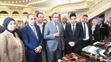 بحضور نقيب صيادلة قنا.. محافظ قنا يشهد افتتاح فعاليات مؤتمر صيادلة جنوب صعيد مصر