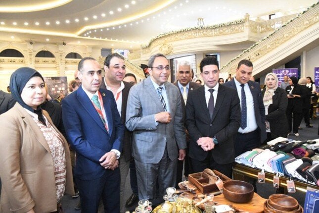بحضور نقيب صيادلة قنا.. محافظ قنا يشهد افتتاح فعاليات مؤتمر صيادلة جنوب صعيد مصر