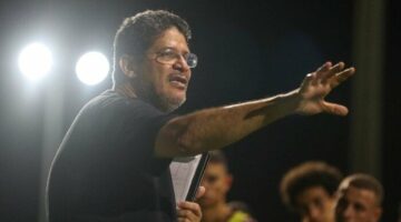بعد الفوز بكأس مصر.. الزمالك يستقر على تكريم أيمن الرمادي