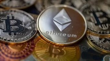 تعرف على أسعار العملات المشفرة اليوم.. “بيتكوين” ترتفع بعد موجة خسائر