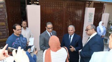 ثانوية عامة 2025.. محافظ الفيوم يستمع لشكوى طالبة ويوجه بحلها