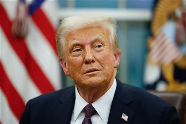 خلاف ترامب وماسك يهز «تسلا» ويحذر من مخاطر الأسهم الضخمة