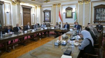 رئيس جامعة القاهرة: الحفاظ على الهوية البصرية للجامعة يعكس عراقة تاريخها