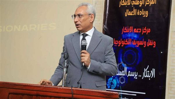 رئيس جامعة المنيا يتفقد امتحانات الطب البيطري بالمنيا الجديدة لضمان بيئة تعليمية