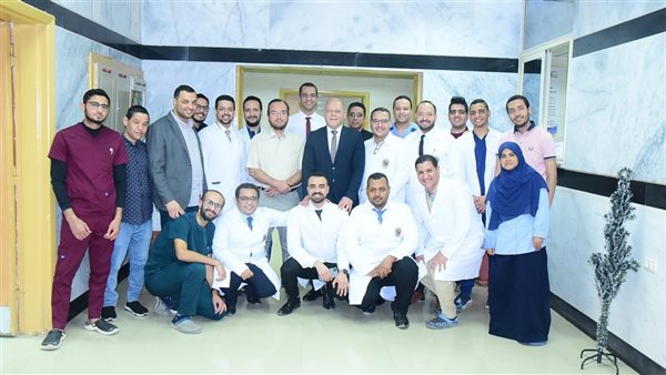 رئيس جامعة سوهاج يترأس لجان الامتحانات الشفهية للدراسات العليا في الجراحة