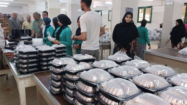 رئيس جامعة سوهاج يوجه بالمتابعة الميدانية لجودة التغذية بالمدن الجامعية