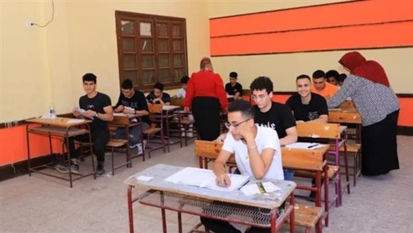 عاجل| إحالة رئيس لجنة ومراقب وآمن للنيابة باليوم الثاني لامتحانات الإعدادية