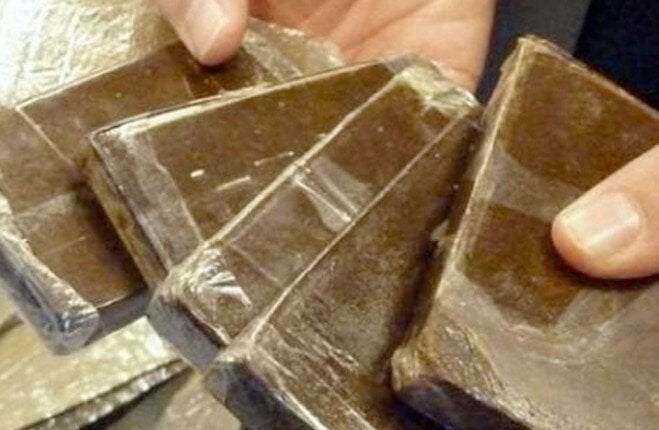 في توقيت متزامن.. قوات الأمن تُداهم عددًا من بؤر جلب المخدرات والأسلحة
