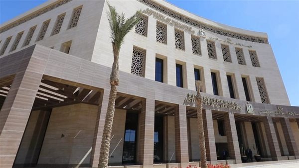 قرار من «التعليم» بشأن المدارس الرسمية الدولية lPS
