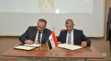 محافظ أسيوط يوقع بروتوكول تعاون مع وكالة الفضاء المصرية لنشر الثقافة العلمية ودعم التنمية المحلية