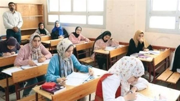 «مش عارفين نغش».. فيديو لطالبات يثير ضجة بمواقع التواصل