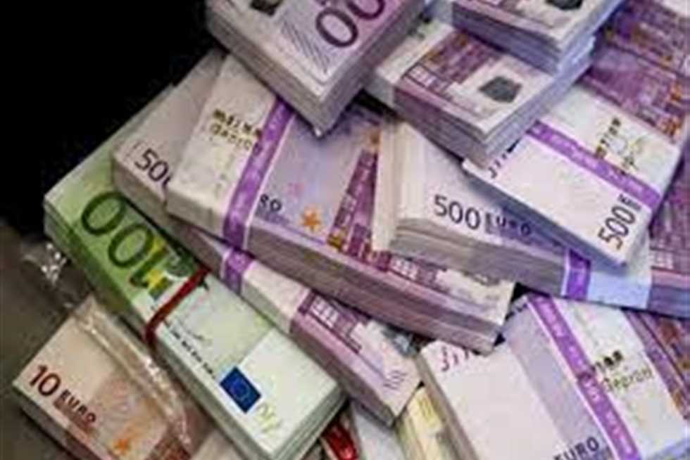 في عطلة البنوك.. سعر الدولار الآن أمام الجنيه والعملات العربية والأجنبية الجمعة 15 أغسطس 2025