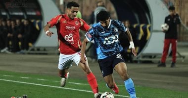 طاقم الحكام الإسباني لمباراة  الأهلي وبيراميدز يصل القاهرة مساء اليوم