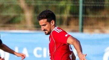 محمد بن رمضان يتعرض للإصابة أثناء مواجهة الأهلى وفاركو (فيديو)