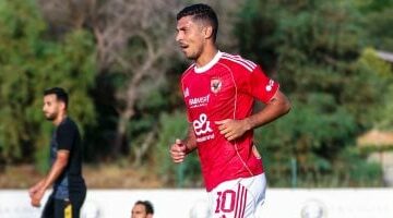 محمد شريف مستمر فى قيادة هجوم الأهلى أمام فاركو بالجولة الثانية لدورى نايل