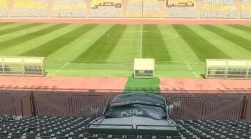 تطوير أرضية استاد برج العرب استعدادًا للدوري.. صور