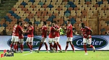 30 دقيقة.. الأهلي يتقدم على فاركو بثنائية شريف وزيزو.. فيديو وصور