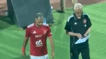الحزن يسيطر على بيكهام عقب عدم مشاركته فى تشكيل الأهلى أمام فاركو.. فيديو