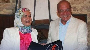 الاتحاد العربي لألعاب القوى يكرم أبو فندي وعبدالبديع و الخواجة
