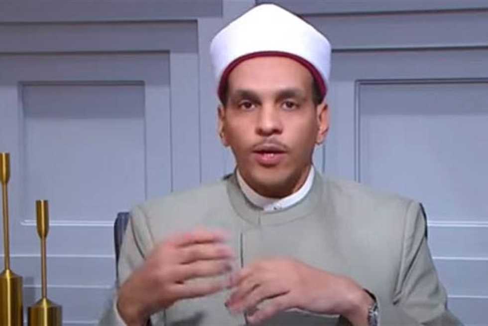 طفل يسأل: هو احنا ليه بنحتفل بالمولد النبوي بشراء الحلوى؟.. أمين الفتوى يجيب