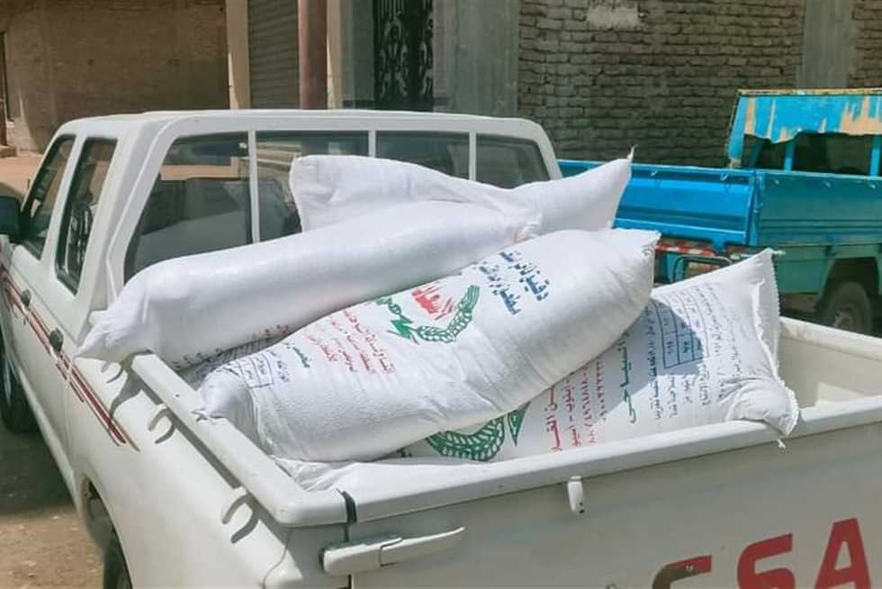 ضبط طن دقيق بلدي مدعم قبل تهريبه وتحرير 15 مخالفة تموينية متنوعة في الأقصر