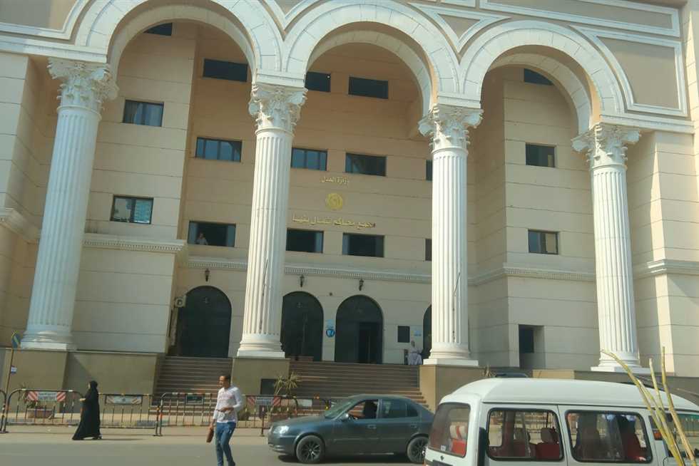 المشدد 15 عاما لـ خفير بتهمة استدراج طفلة والتعدى عليها بشبين القناطر