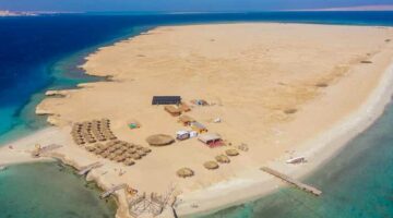 جوهرة الجزر البحرية.. «مجاويش» أيقونة السياحة البيئية بالغردقة