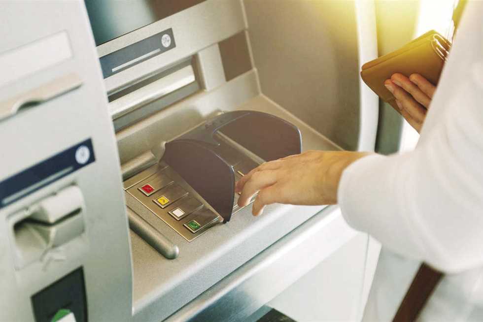 بعد قرار المركزي الأخير.. الحد الأقصى للسحب اليومي من البنوك والـ ATM وإنستاباي