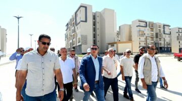 243 فيلا وشاليه بمشروع مارينا 8.. وزير الإسكان يتابع الموقف التنفيذي