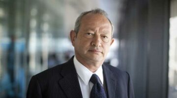 «فائدة تتراوح بين 20% و25%».. ساويرس: الاستثمار في مصر صعب جدًا