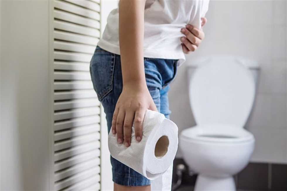 النساء أكثر عرضة له.. أبرز أسباب سلس البول
