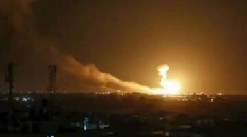 إعلام فلسطيني: طائرات الاحتلال تشن غارة على محيط مستشفى الكرامة غربي قطاع غزة