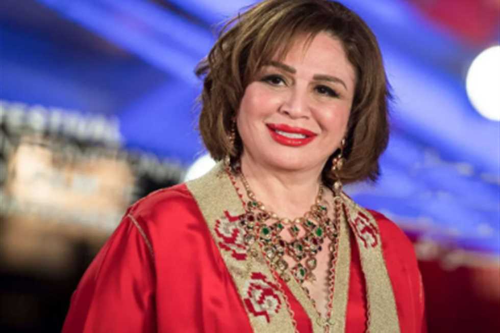 إلهام شاهين عن خلافها مع منة عرفة: «بنت صغيرة غلطت واعتذرت»