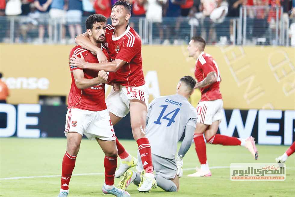 أزمة بين ريبيرو وأشرف داري؟ والد اللاعب يرد