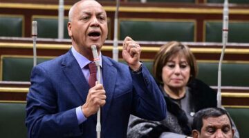 «هاته من قفاه».. مصطفى بكري: تعليمات واضحة للسفارات المصرية للتعامل مع أي هجوم ضدها (فيديو)