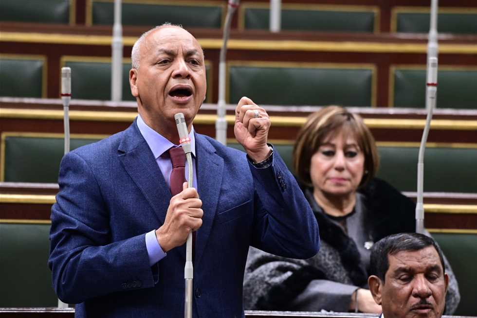 «هاته من قفاه».. مصطفى بكري: تعليمات واضحة للسفارات المصرية للتعامل مع أي هجوم ضدها (فيديو)