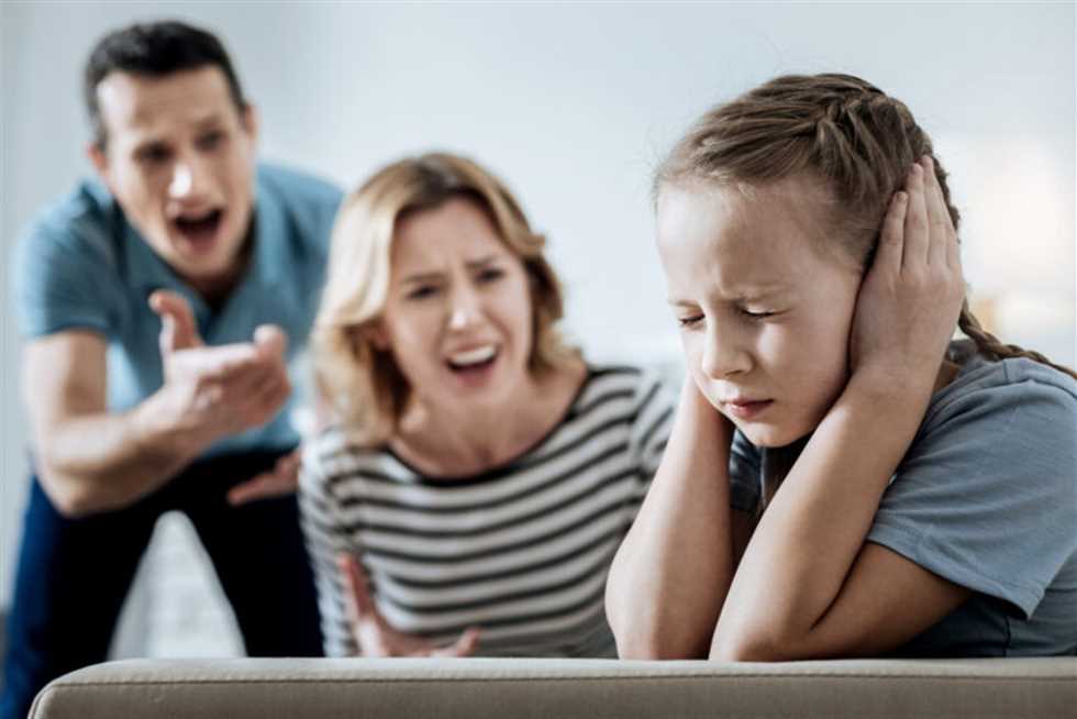 كيف تتعامل الأسرة مع الأبناء في سن «المراهقة»؟.. أستاذ تقويم تربوي يجيب
