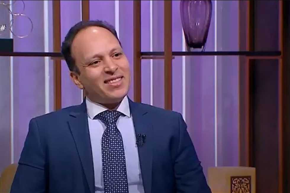 استشاري تغذية يُحذر: «الأغذية الخارقة» خدعة تجارية.. والسكر الدايت «كارثة»