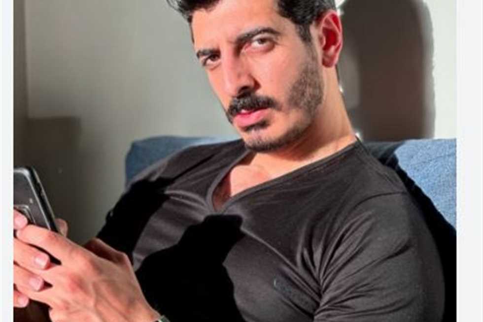 وليد سامي يروج لأغنية مسلسل «غموض» بفيديو لـ«شاكر محظور» والجمهور:«محبوس دلوقتي»