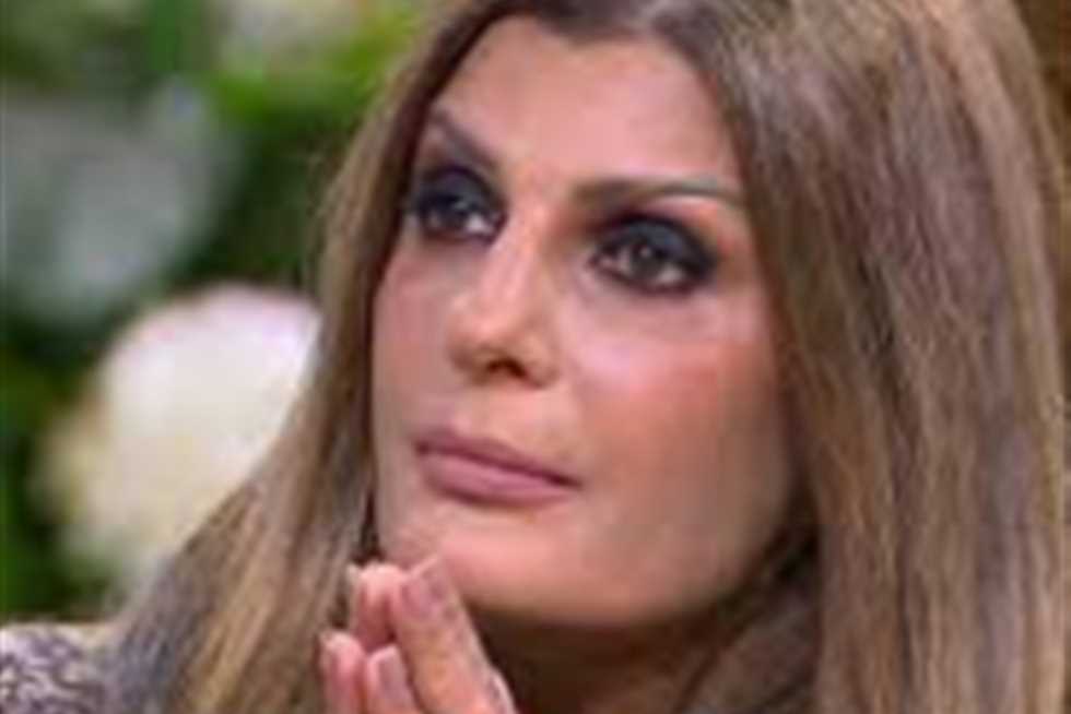 «حبيبنا استشهد».. الفنانة فيدرا تنعي الصحفي الفلسطيني أنس الشريف