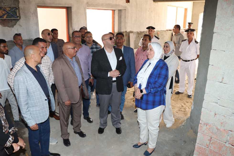 محافظ بني سويف يتفقد مستجدات سير الأعمال بمشروع إنشاء أول مدرسة دولية حكومية بشرق النيل