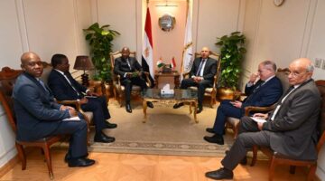 تعاون مصري – إيفواري في مجالي الصناعة والنقل وبحث إقامة مناطق لوجستية مشتركة