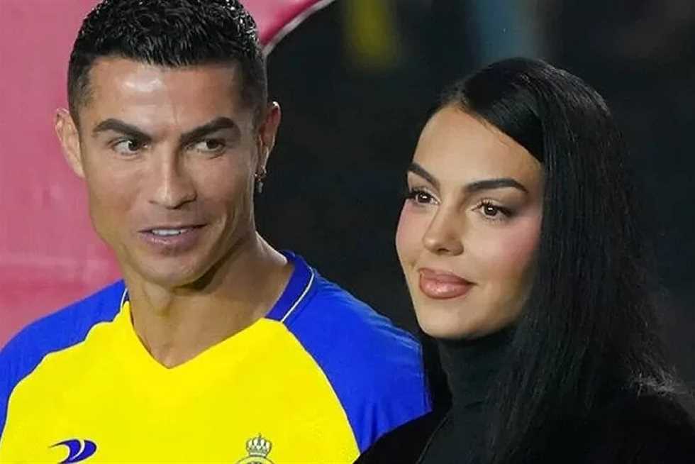 تجمدت من أول نظرة.. ماذا قالت جورجينا عن اللقاء الأول مع كريستيانو؟ (فيديو)