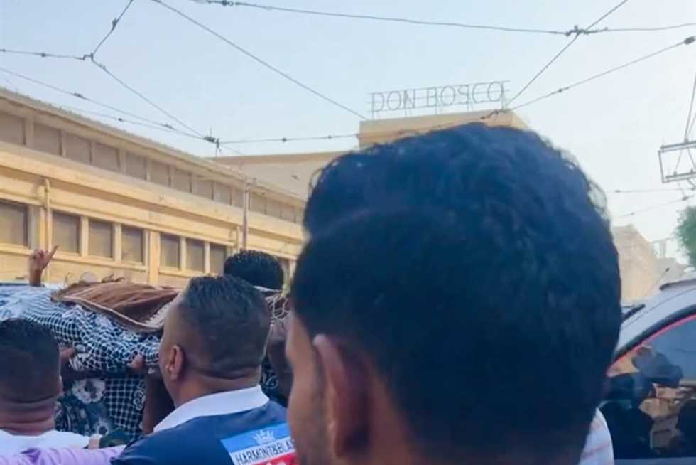 المتهم بإنهاء حياة طليقته بسبب «النفقة» في الإسكندرية يمثل الجريمة.. وتشيع جنازة الضحية