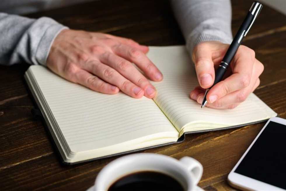 قدرات خاصة وتفوق في 4 ألعاب.. توقّع مستقبلك إذا كنت من أصحاب اليد اليسرى
