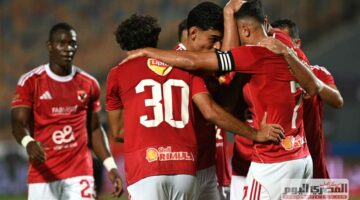 «الوحيد اللي يعوض إمام عاشور».. وليد صلاح الدين يتغزل في نجم الأهلي (فيديو)