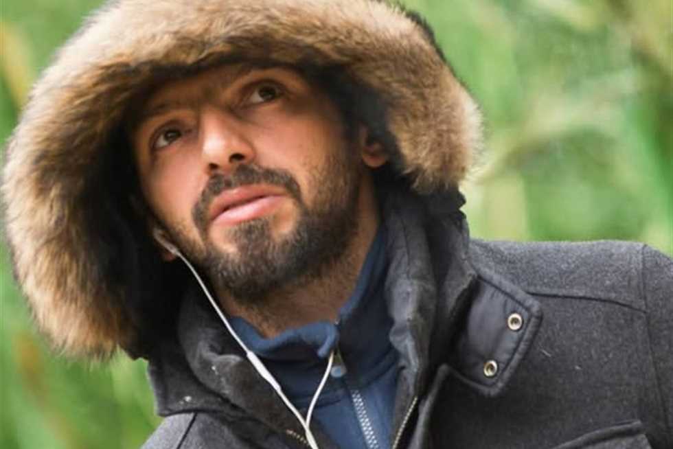 أحمد فرغلي ينعى تيمور تيمور: «كان دايمًا بيضحك ويهون البلاوي»