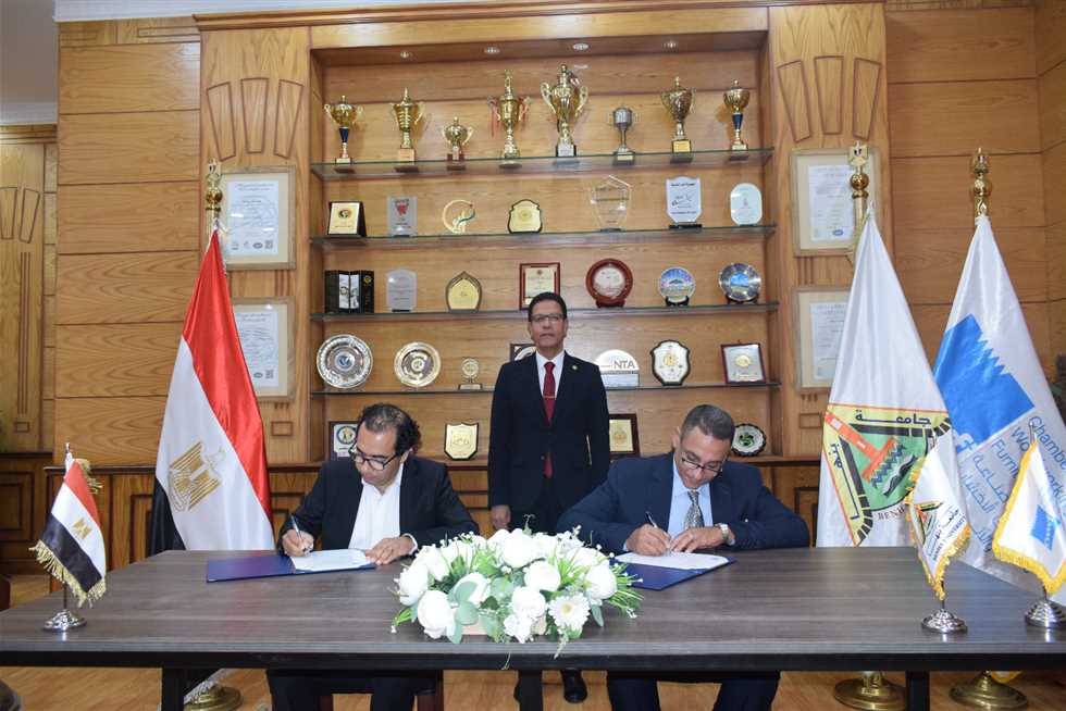 للتدريب والبحث العلمي.. بروتوكول تعاون بين كلية الفنون التطبيقية ببنها وغرفة الأخشاب والأثاث