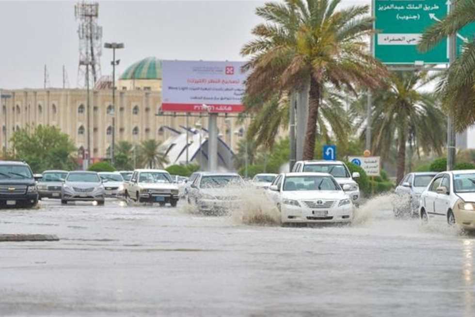 بدأ موسم الأمطار.. حالة الطقس اليوم الاثنين وبيان هام عن درجات الحرارة في السعودية