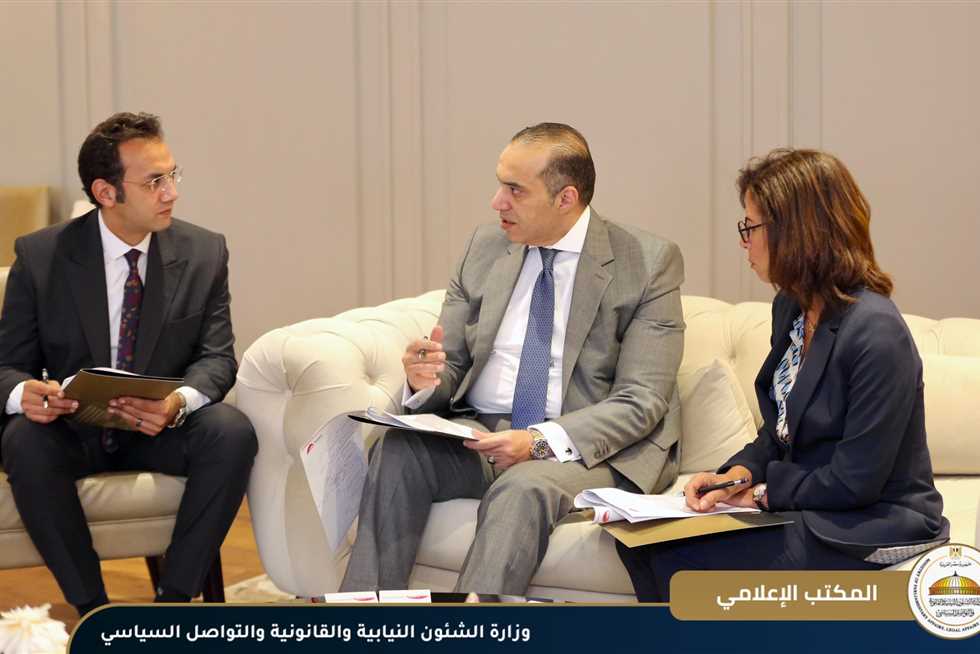 وزير الشؤون النيابية يلتقي المدير التنفيذي للأكاديمية الوطنية للتدريب (تفاصيل)